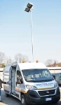 00_Fiat Ducato equipado por Syncro System con barra telescópica neumática y faros LED para protección civil