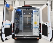 011_Transit Ford con máquinas para pinturas industriales e instalación de falsos techos.