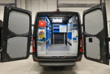 01a_Sprinter L2 H1 para el mantenimiento de instalaciones con mobiliario en las tres paredes (2)