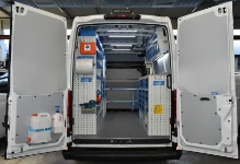 01_Equipamiento Daily Iveco como taller móvil para análisis químico-físicos.