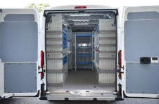 01_Equipamiento especial Syncro en el Fiat Ducato de un vendedor ambulante
