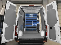 01_Mercedes Sprinter: con equipamiento en separador y accesorios de bloqueo