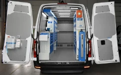 01_Mercedes Sprinter con mobiliario para asistencia de lavado de vehículos