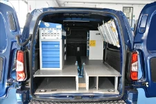 01_Opel Combo equipado por Syncro System para electricista