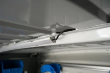 01_Plafón LED con inclinación de 45° montado en furgoneta por Syncro