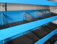 01_Repisa de estantería con posterior y separadores altos