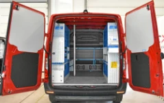 01_Sprinter Mercedes con sistemas de bloqueo de la carga para técnicos de carpinterías y cerramientos