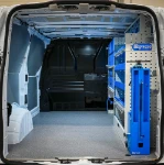 01_Transporter L1 H1 amueblado para mantenimiento y almacenamiento de sistemas de extinción de incendios