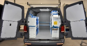 01_Volkswagen Transporter L1H1 para electricista con solución Syncro para una real eficiencia operativa