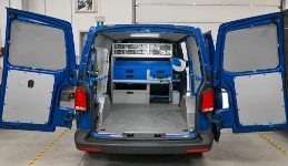01_Vw Transporter para sistemas de filtración de aire, con equipamiento en el separador de carga
