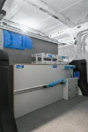 02_Courier para mantenimiento interno de edificios con compartimento de carga dividido en dos áreas