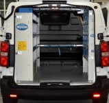 02_Estanterías abiertas en Expert para fontaneros e instaladores de aparatos de climatización