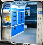 02_Pared izquierda de Vito con cajones, estantes y porta abrazadera extraíble