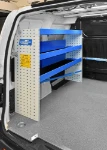 02_Pared izquierda de Volkswagen Crafter con estantes y sistemas de bloqueo