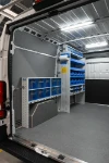 02_Pared izquierda Ducato L2 H2 con mobiliario de dimensiones reducidas Syncro