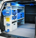 02_Pared izquierda ID Buzz con cajones, repisas, sujetamaletines, accesorios y cableado