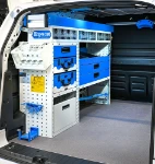 02_Pared izquierda VW ID Buzz con zona de almacén amueblada por Syncro