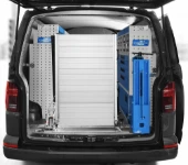 02_Rampa de carga cerrada para Transporter amueblado por Syncro