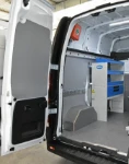 02_Trafic para instaladores encargados de máquinas de panificación con mobiliario sólo por un lado.