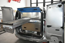 03_Corredera porta féretro para furgoneta Syncro System