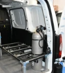 03_costado derecho Opel Combo con bastidor Syncro a medida para bombonas subacuáticas  