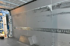 03_Detalle daño en el panel de la pared izquierda