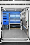 03_Equipamiento a la altura del portón izquierdo del Movano