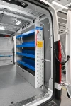 03_Pared derecha Maxus Deliver9 con estantes de estantería Syncro