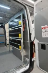 03_Pared derecha Sprinter con estantes abatibles y revestimientos completos