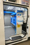 03_Separador de carga con cajones metálicos, estantes y accesorios de limpieza Syncro