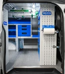 04_Acceso lateral al Custom equipado para electricista