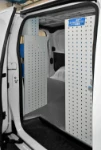 04_Acceso lateral al Vivaro equipado con muebles Syncro System