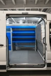 04a_Detalle de sujetamaletines y repisas en Maxus Deliver equipado por Syncro System (ejemplo 2)