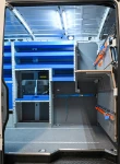 04_Compartimentos especializados y estante plegable en Daily para obras viales