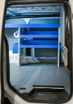 04_Desde la puerta corredera, Expert revestido y equipado por Syncro para la construcción