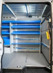 04_Desde la puerta corredera: sujetamaletines con correa en Iveco Daily