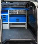 04_Detalle de equipamiento Transporter con puerta corredera