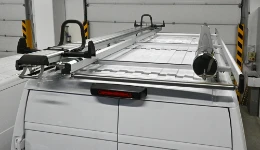 04_Sistema de transporte en el techo del Fiat Ducato con portatodo, portaescalera, portatubo Syncro