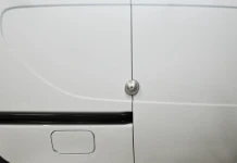 05_Cerradura en Renault Express equipado para electricista por Syncro