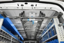 05_Escalera fijada al techo del Crafter equipado por Syncro System