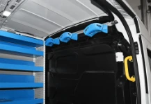 05_Sistemas de bloqueo de la carga en el separador de carga del Transit L2 H2