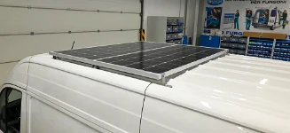 06_Paneles fotovoltaicos en el techo de Man Tge