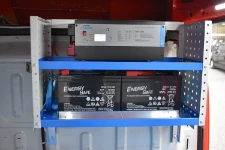 11_Detalle separador de carga con colgante para furgonetas Syncro