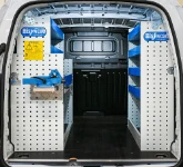 11_Equipamiento en ambas paredes laterales del Doblò para redes de gas (2)