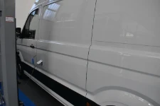 14_Enchufe para la carga de baterías suplementarias para taller móvil en Crafter