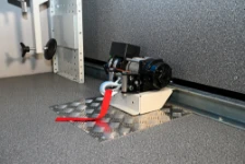 44_Cabrestante y sujetamaletines automático en Daily para electricista (2)