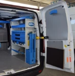 Abrazadera con porta tornillo de banco para Custom en asistencia instalaciones