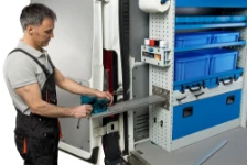 Abrazadera en el porta abrazadera extraíble