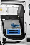Abrazadera extraíble y cajonera infraplataforma en Berlingo Citroën.