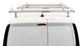 Baca montada en el techo del Ford Transit Connect